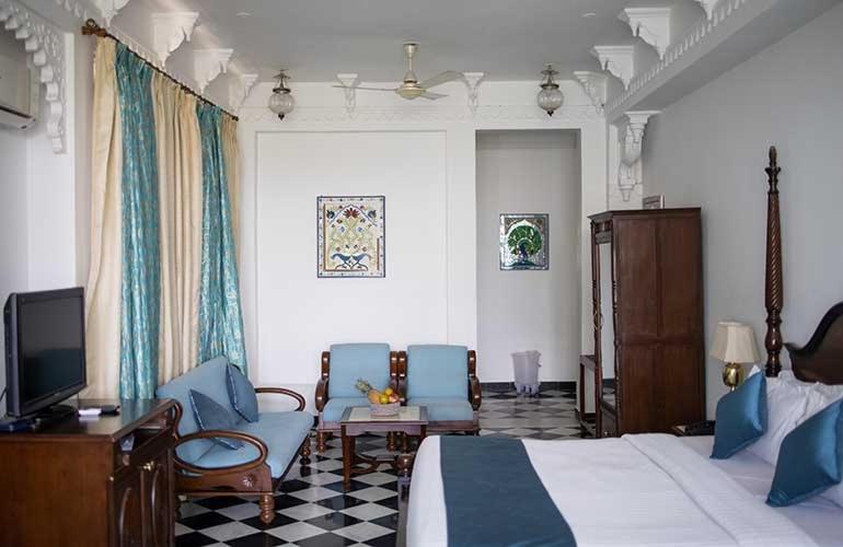 Swaroop Vilas - Lake Facing Boutique Hotel Udaipur Dış mekan fotoğraf